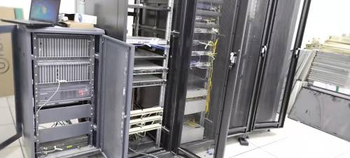 兴文天下奇观豪生酒店程控交换机主机图 兴文天下奇观豪生酒店程控交换机主机图